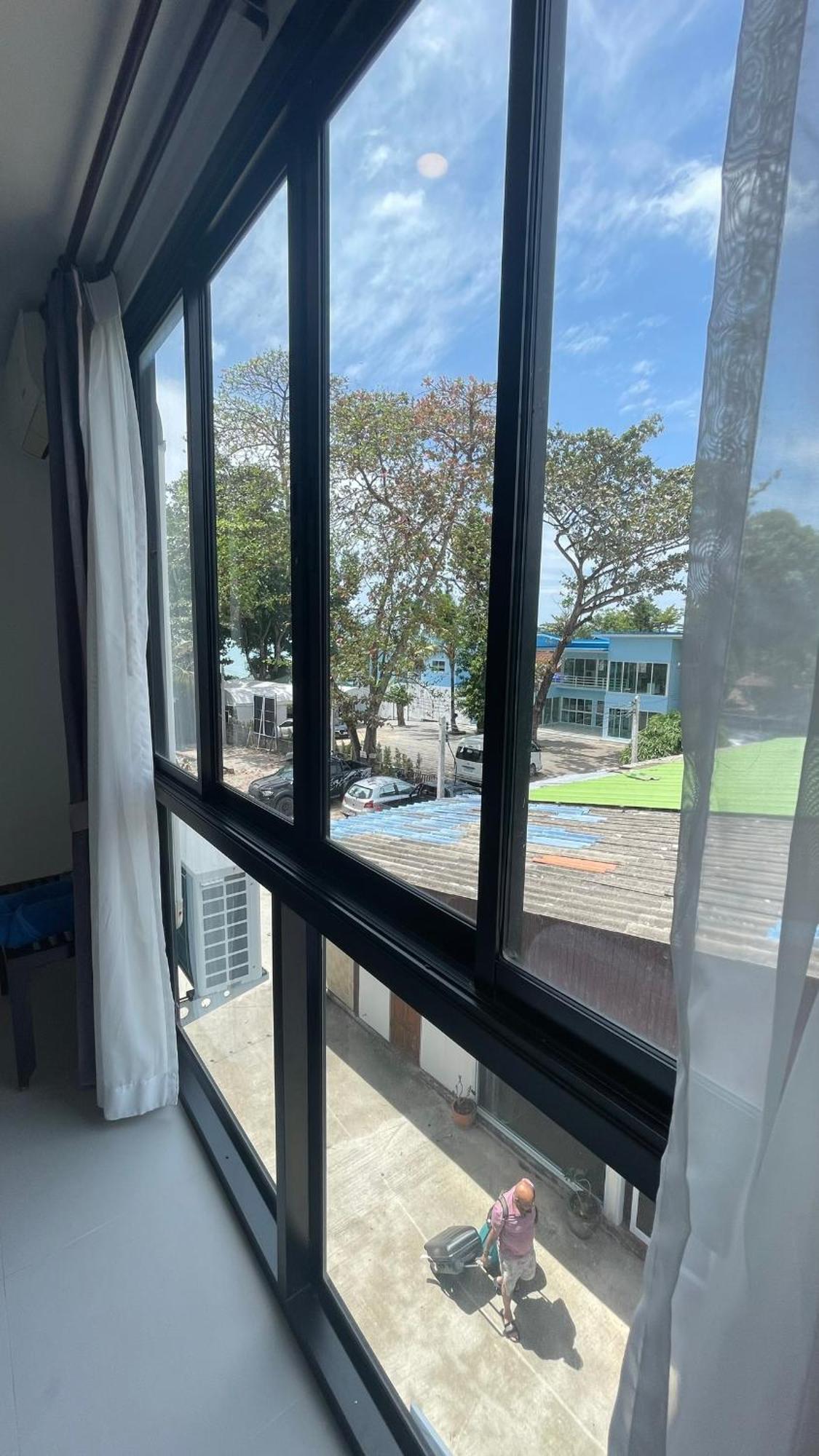 Rockstar Beach Apartments バンラック・ビーチ エクステリア 写真