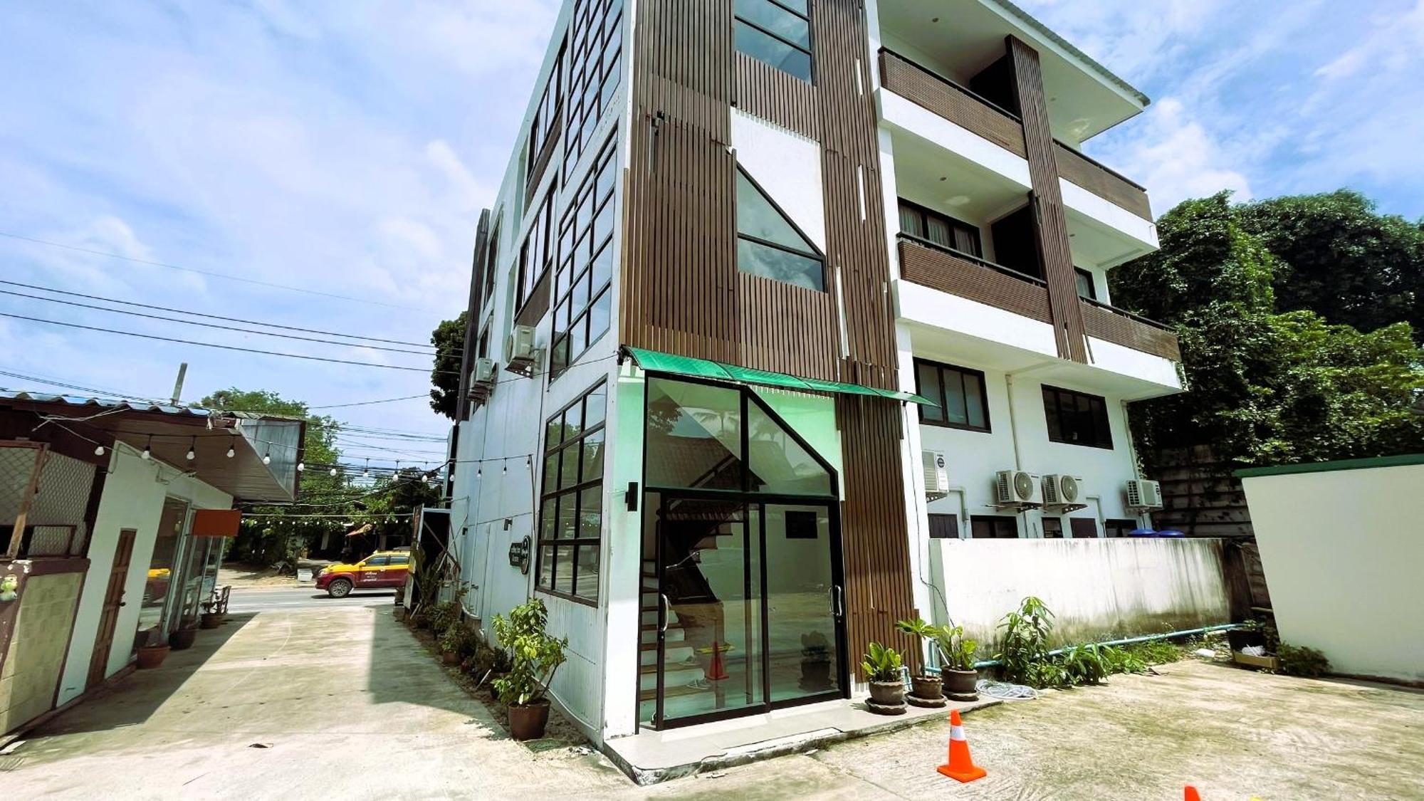 Rockstar Beach Apartments バンラック・ビーチ エクステリア 写真